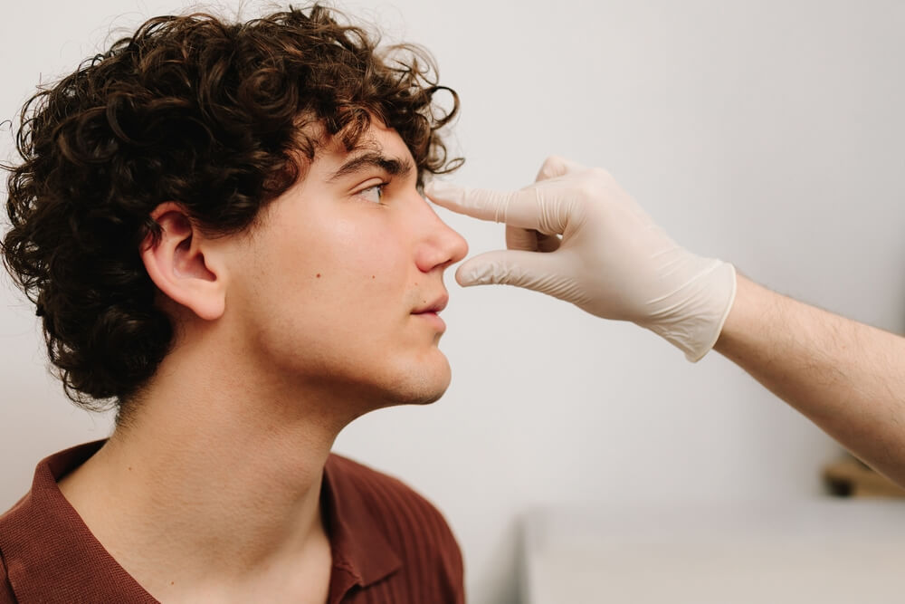 Rhinoplasty Swelling Stages: Navigating Your Recovery Timeline